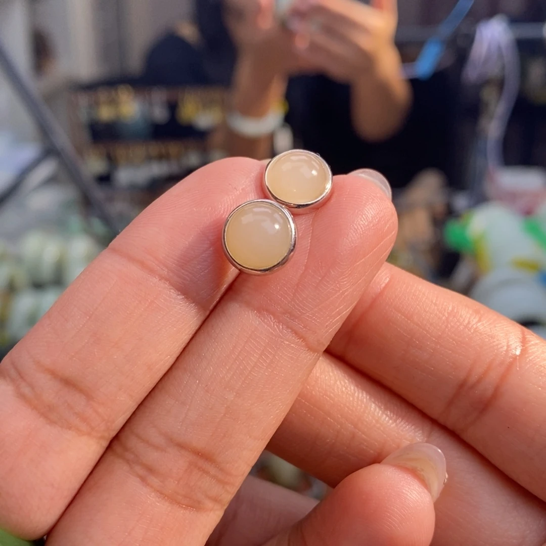 和田玉未镶嵌耳饰