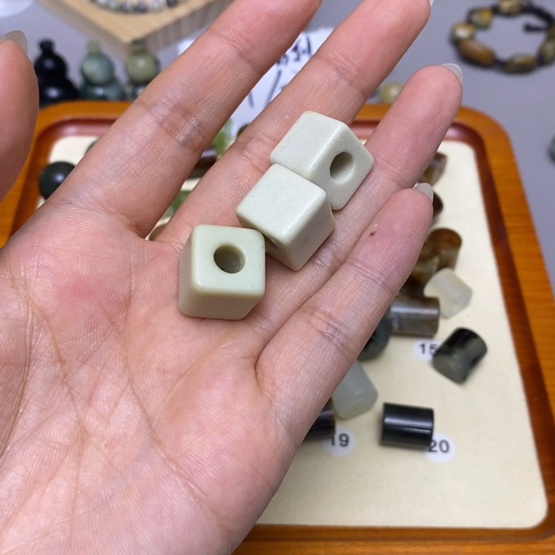 蛇纹石玉合金配饰火***涂