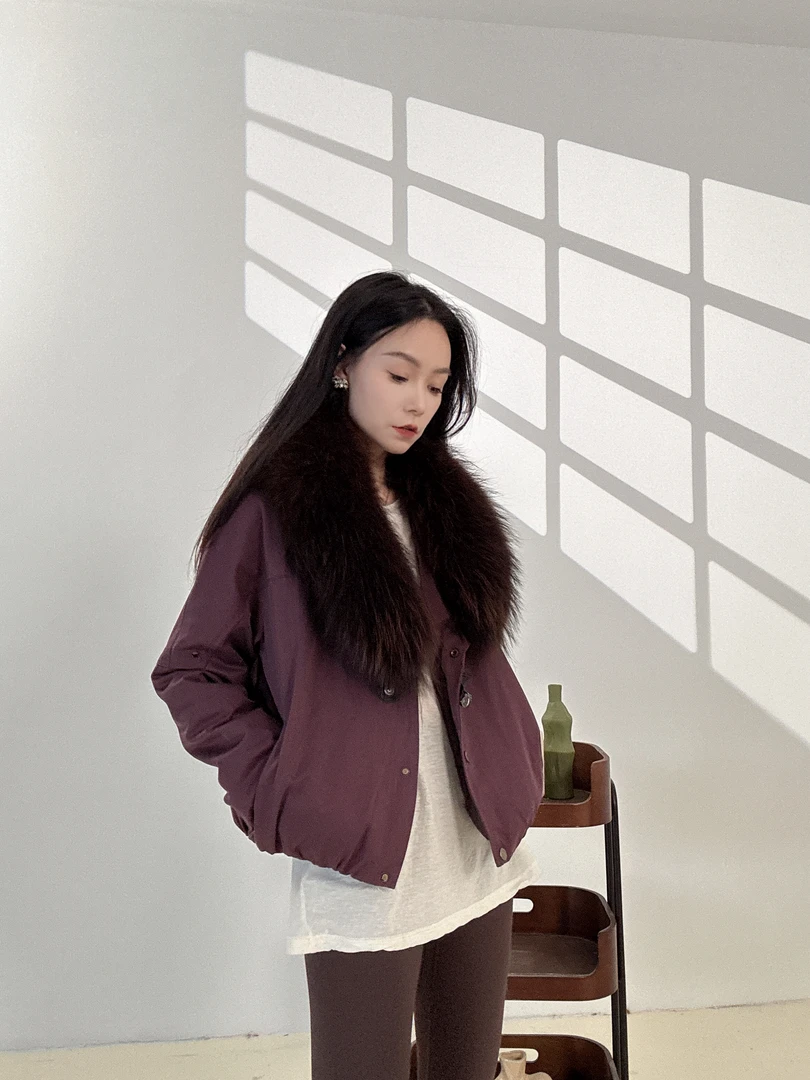 ZIKUO/紫阔2025冬季新款貉子毛翻领可脱卸设计鹅绒填充鹅绒服外套