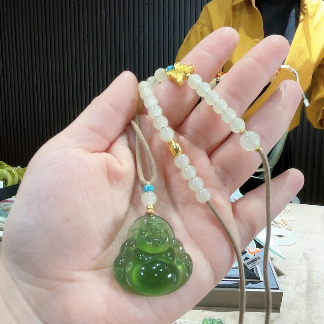 蛇纹石玉颈饰未镶嵌