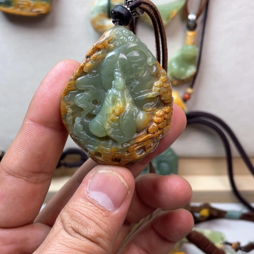 岫岩河磨玉（透闪石质玉）挂坠未镶嵌花*雨