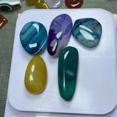 玛瑙/玉髓珠宝奇石未镶嵌静*打孔不退不换