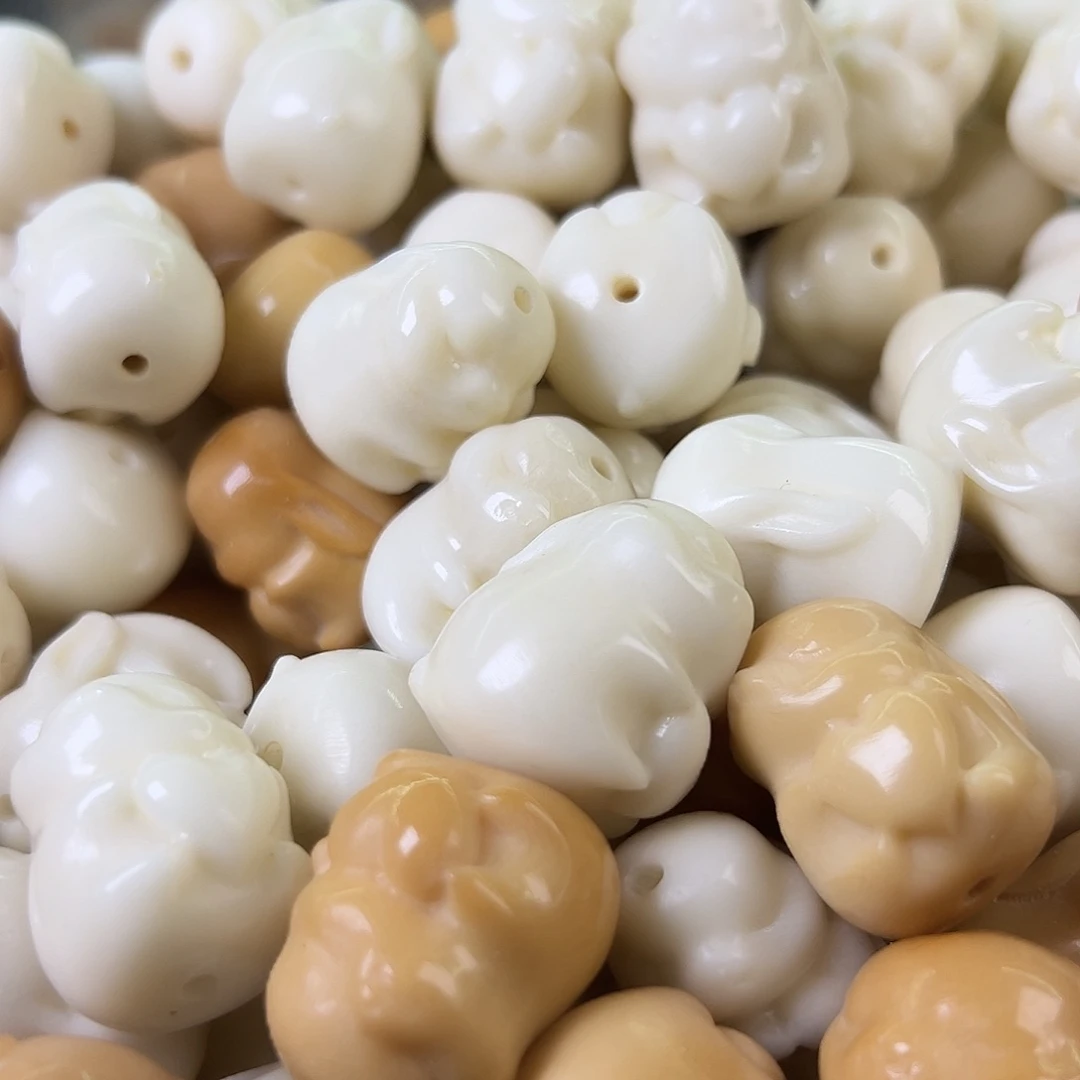 菩提根/象牙果手串全品爱心抱抱兔10颗备至颜色