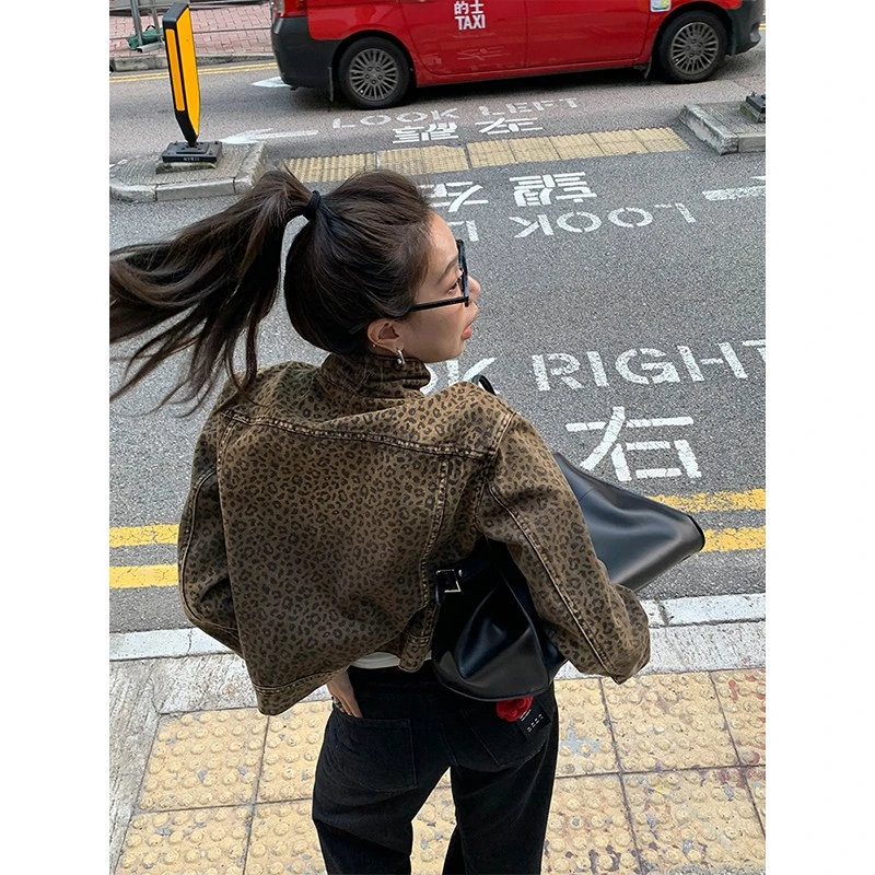 阿昕亮晶晶 超绝豹纹 100%棉定染豹纹印花翻领牛仔外套AX240896