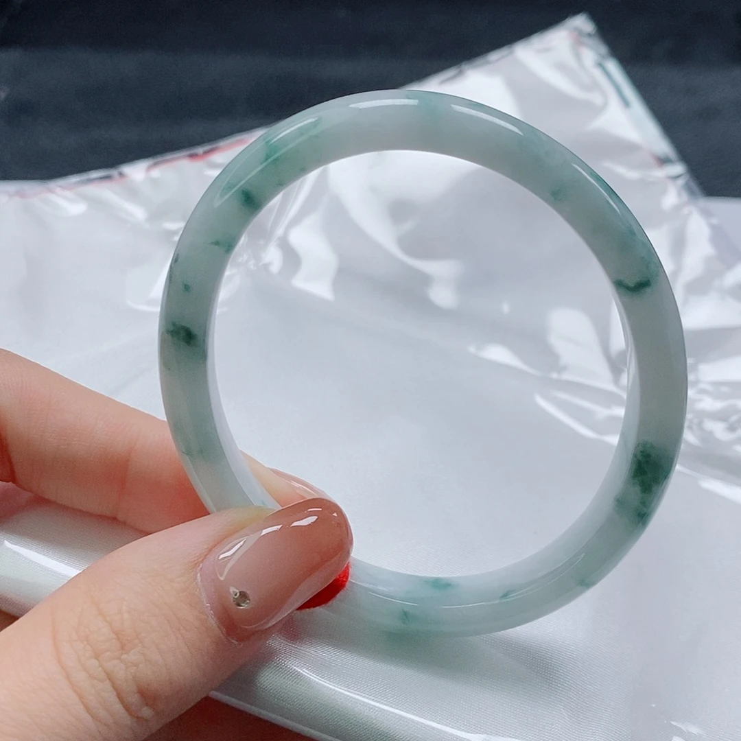 【闪购商品】未镶嵌手镯（贵妃镯）翡翠503号