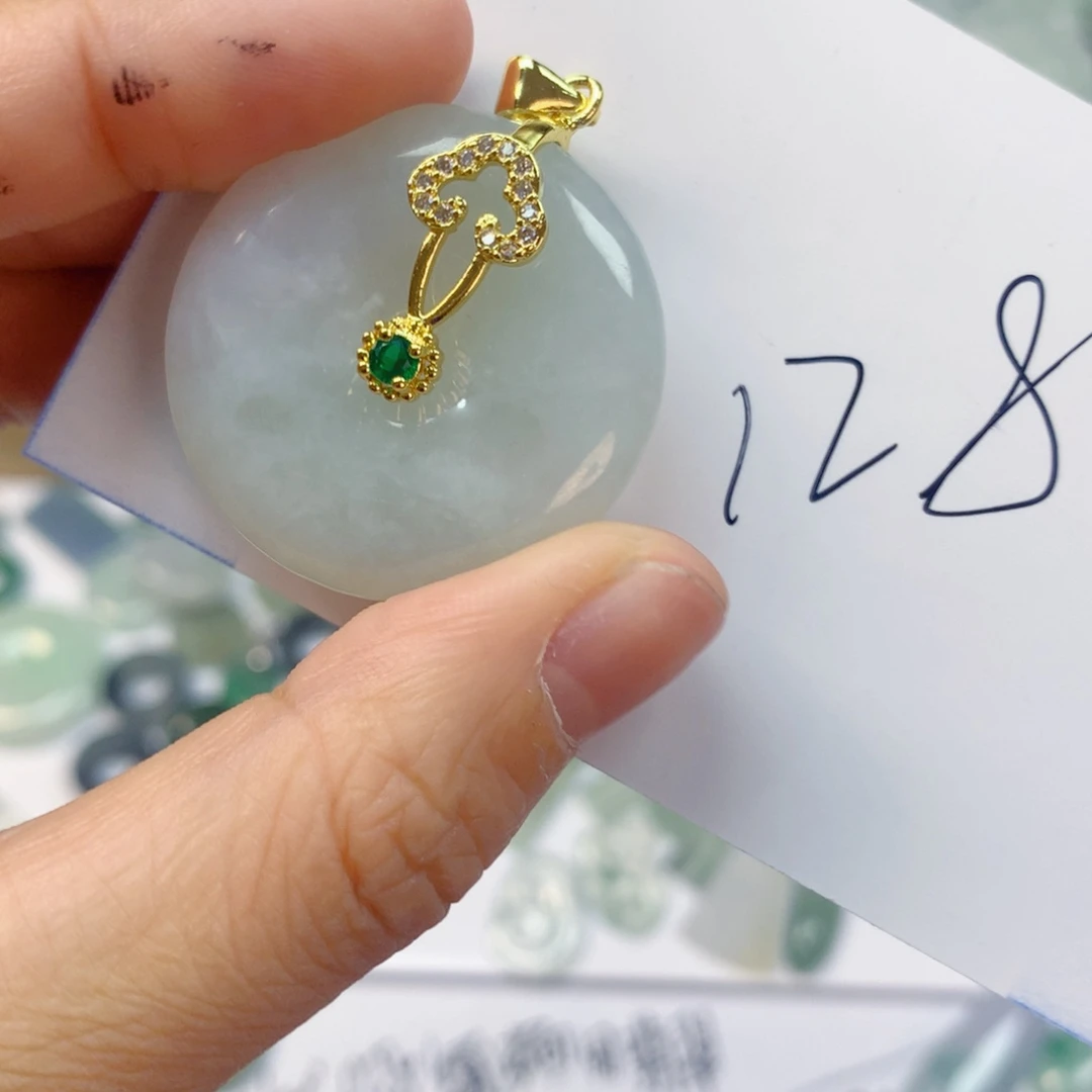 翡翠未镶嵌颈饰111