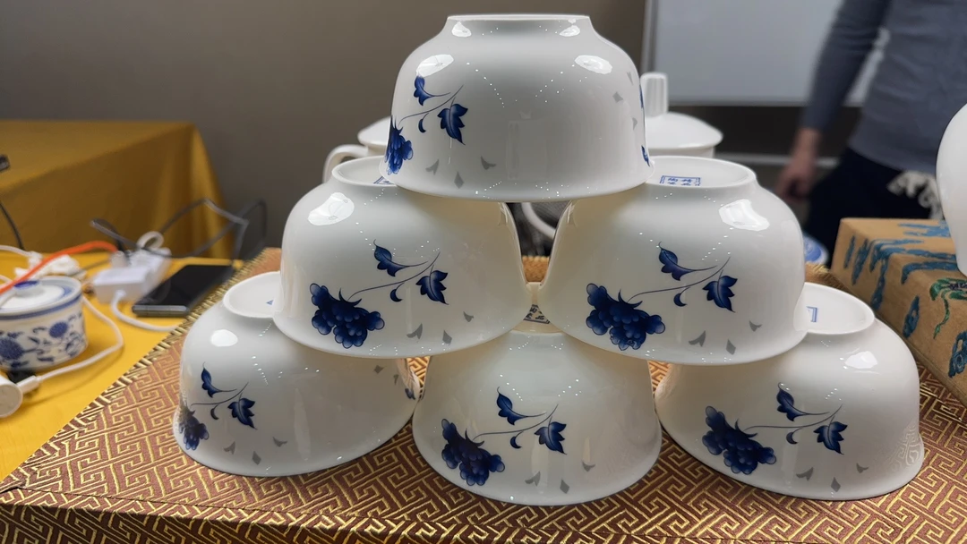 青花饭碗6个。