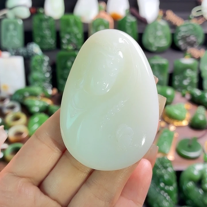 笑***生和田玉未镶嵌挂件