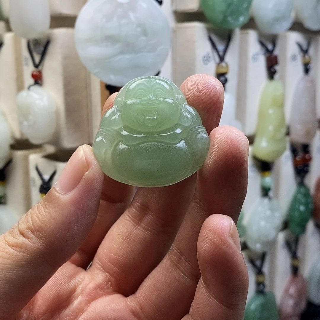 颈饰未镶嵌石英质玉