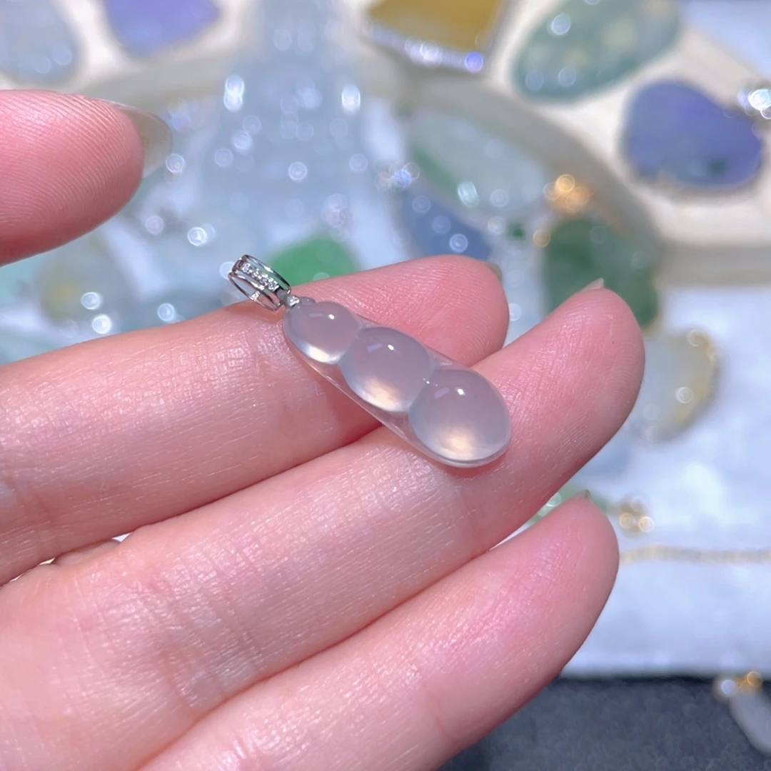 翡翠18K金镶嵌颈饰翡翠