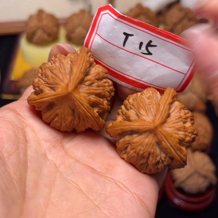 文玩核桃吊坠38粗筋虎头奔15