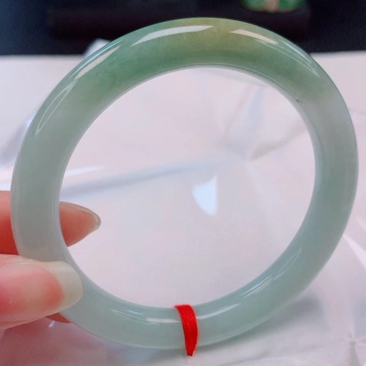 未镶嵌手镯（圆镯）翡翠