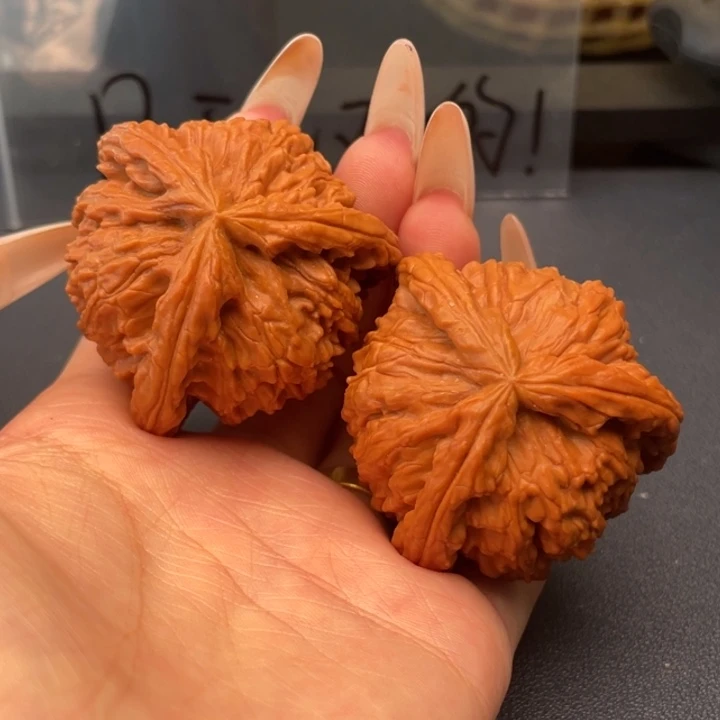 阿***林文玩核桃吊坠白狮子