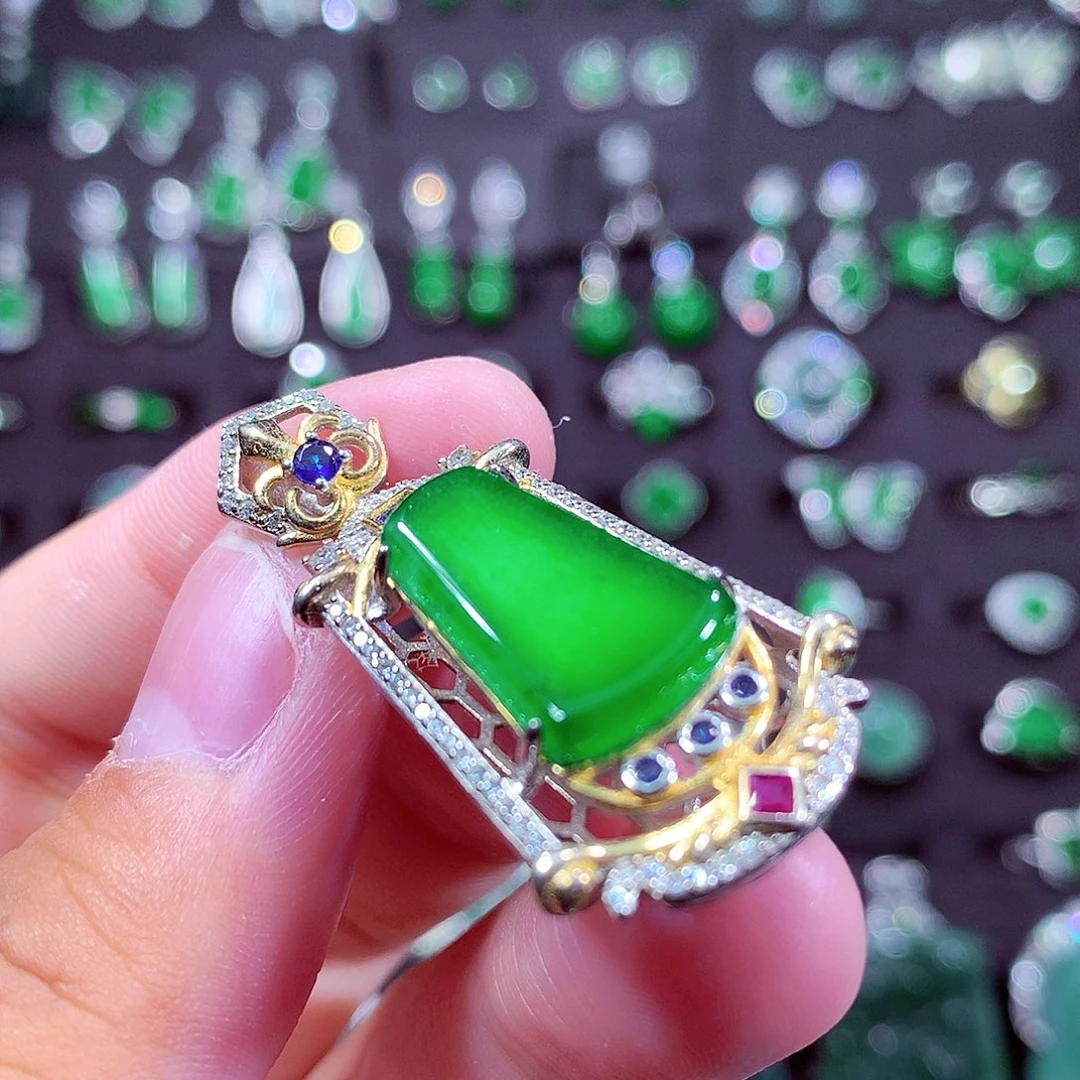 颈饰未镶嵌翡翠天然