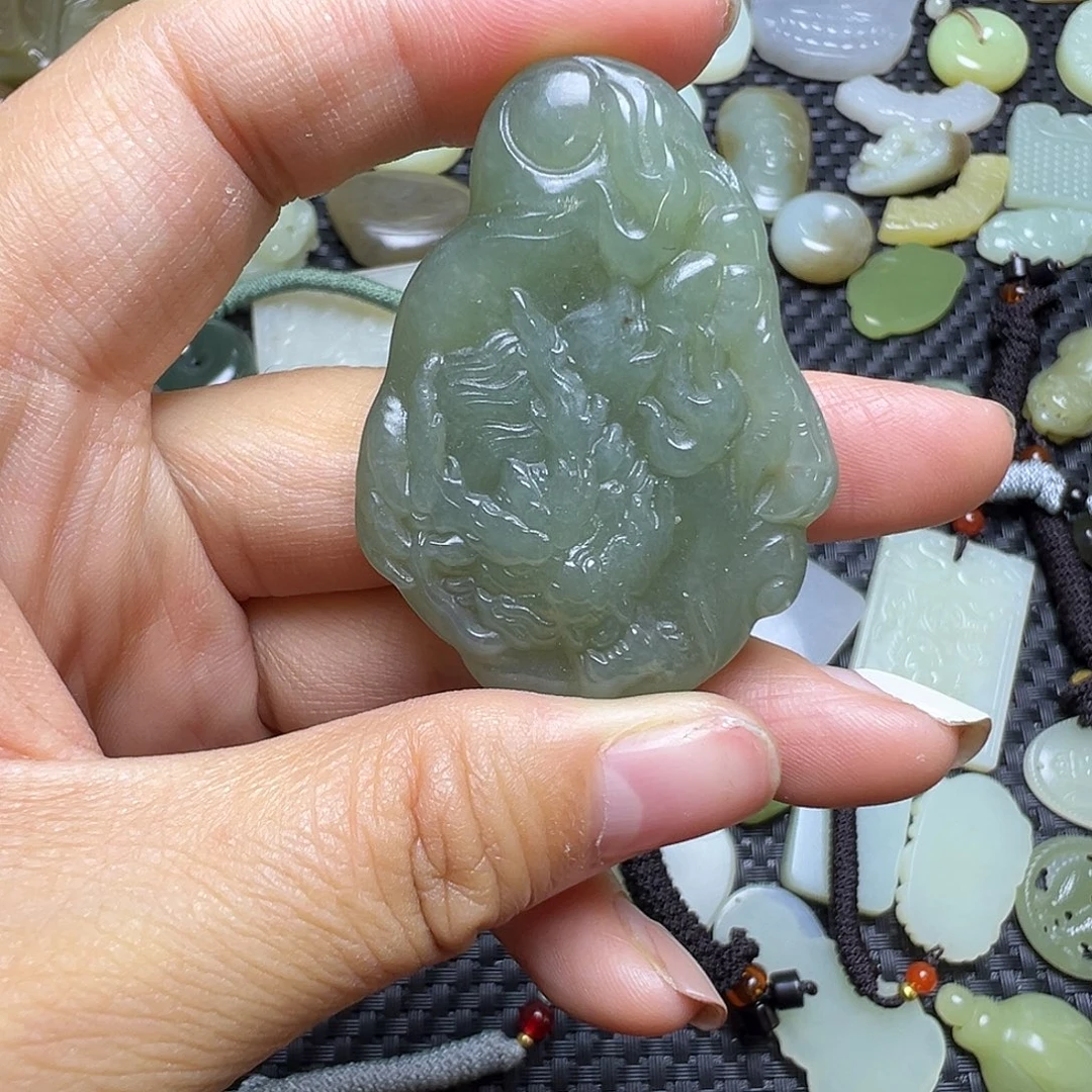 和田玉未镶嵌吊坠(不含链)有棉漏，不退不换，卡50.7
