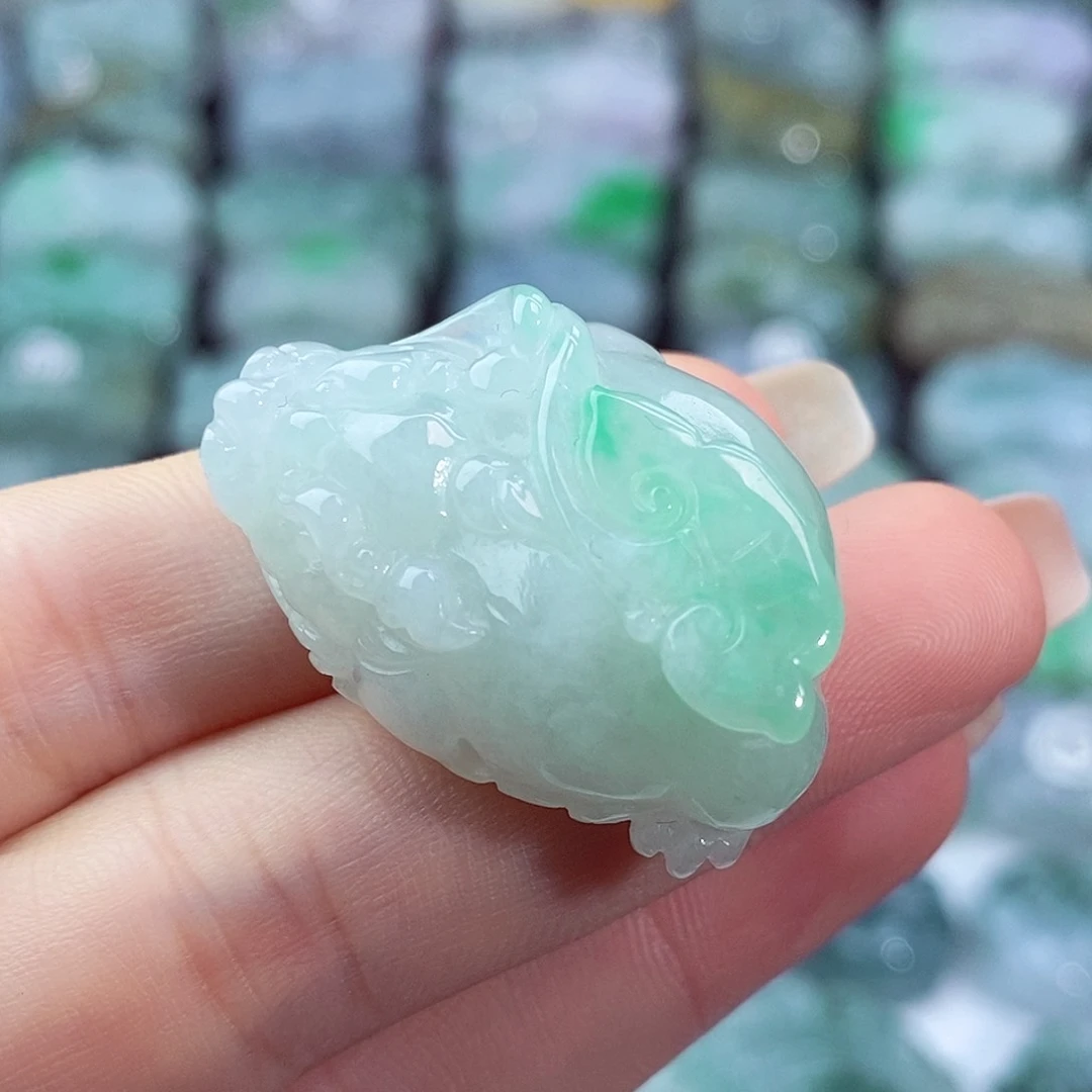 颈饰未镶嵌翡翠天然