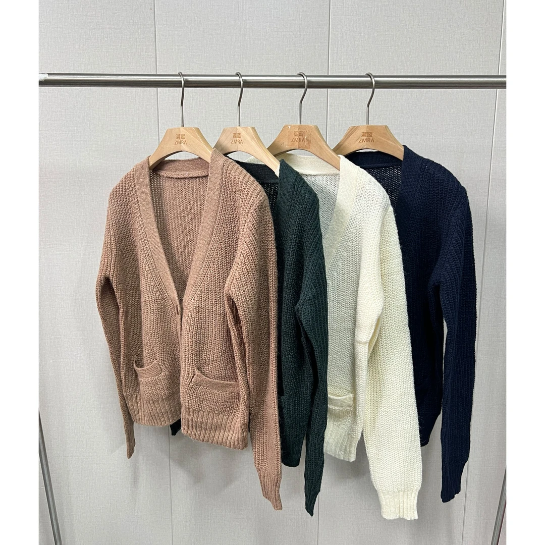 ZM2357 秋冬新款宽松V领纯色百搭针织开衫