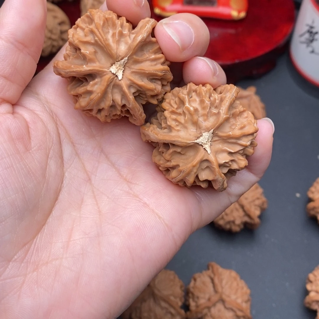 文玩核桃盘山三棱全品38