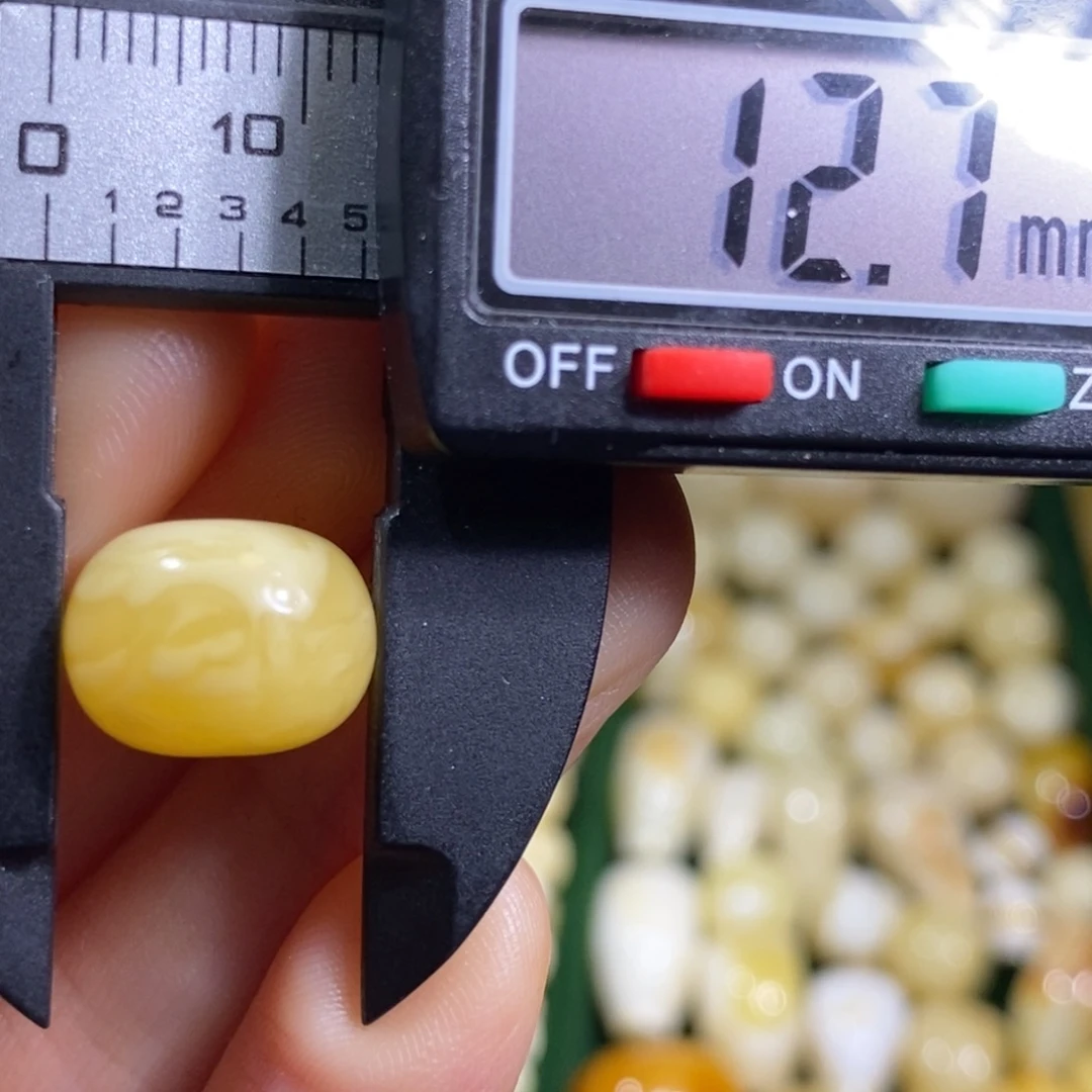 蜜蜡未镶嵌裸石配饰