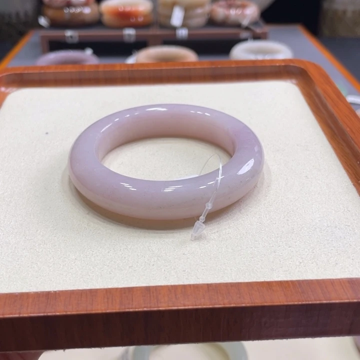 未镶嵌手镯石英质玉寒**酌