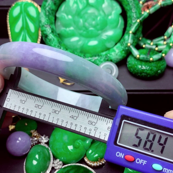 翡翠未镶嵌手镯A货