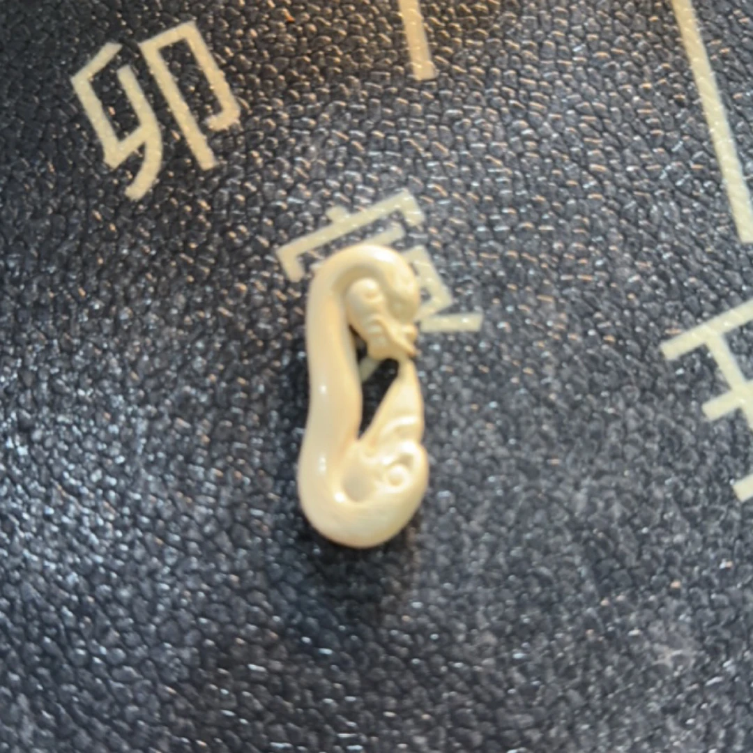 猛犸约4克雕刻件HZ597