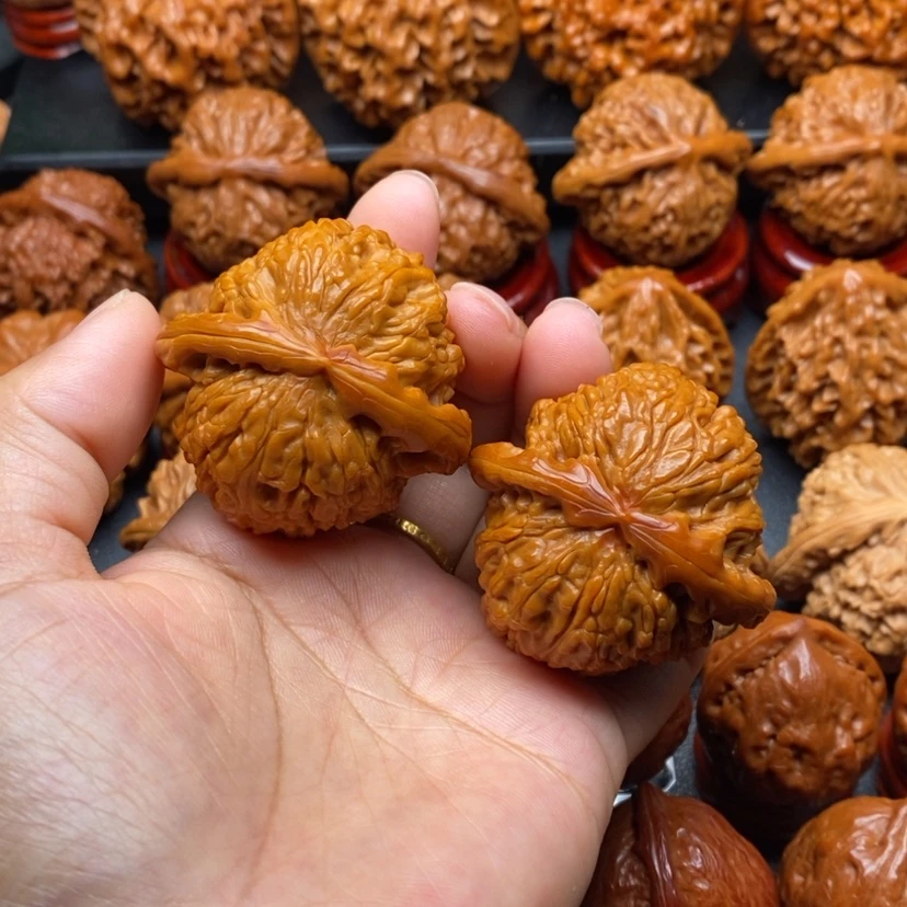 【闪购商品】文玩核桃把件42白狮子