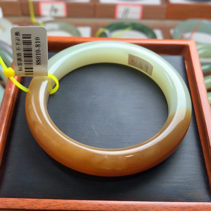 【闪购商品】和田玉手镯未镶嵌58