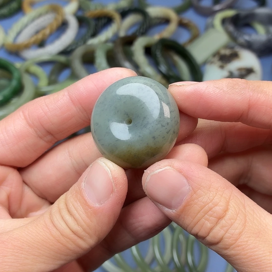 和田玉（糖玉）未镶嵌颈饰青花糖 33.8mm