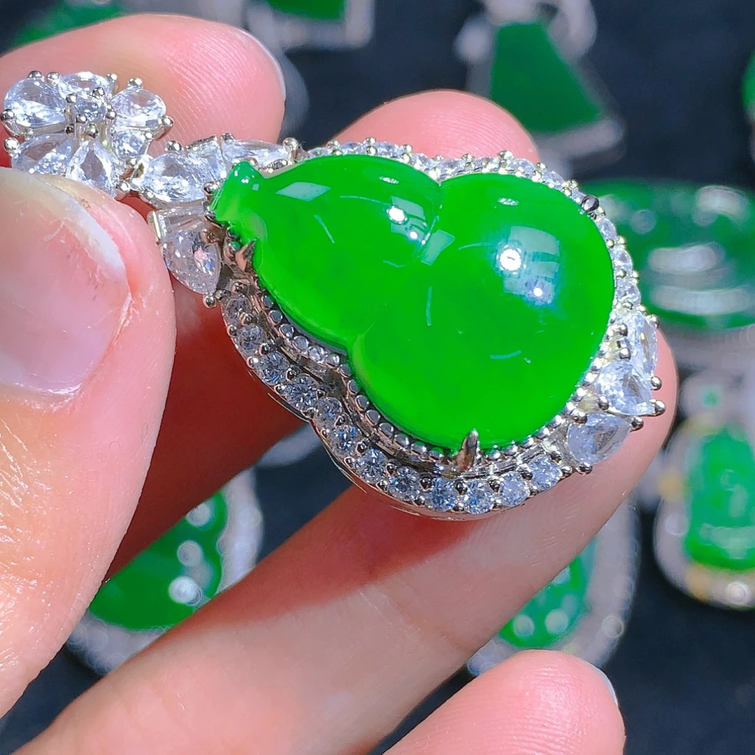 翡翠颈饰银S925镶嵌吊坠