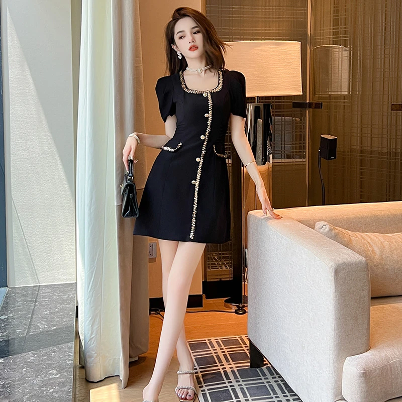 重工小黑裙夏季高级感收腰显瘦通勤风方领短袖气质泡泡裙女装