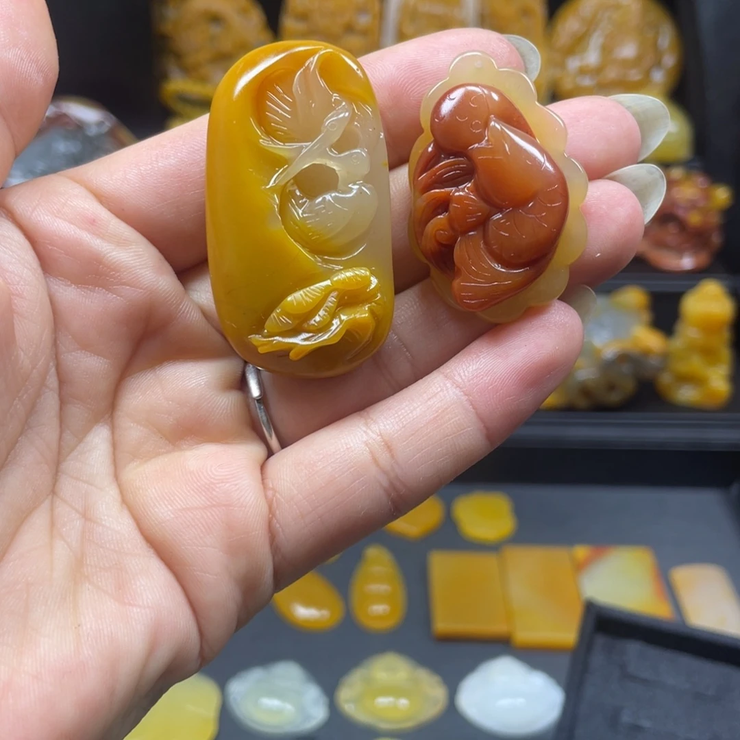 石英质玉（黄龙玉）未镶嵌吊坠(不含链)