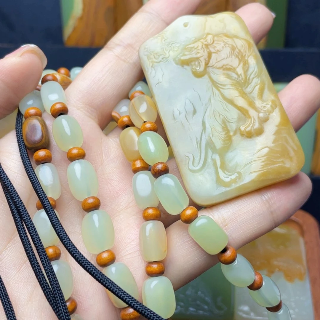 诚**筑新疆昆仑山料虎牌