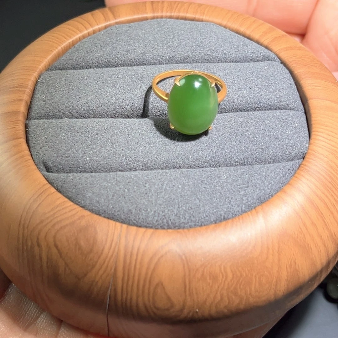 和田玉（碧玉）俄罗斯碧玉戒指18K金镶嵌小*楼