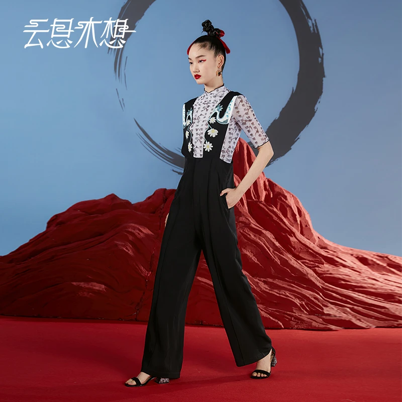 云思木想2023夏季新款白鹤献花双肩绣花时尚背带裤10449