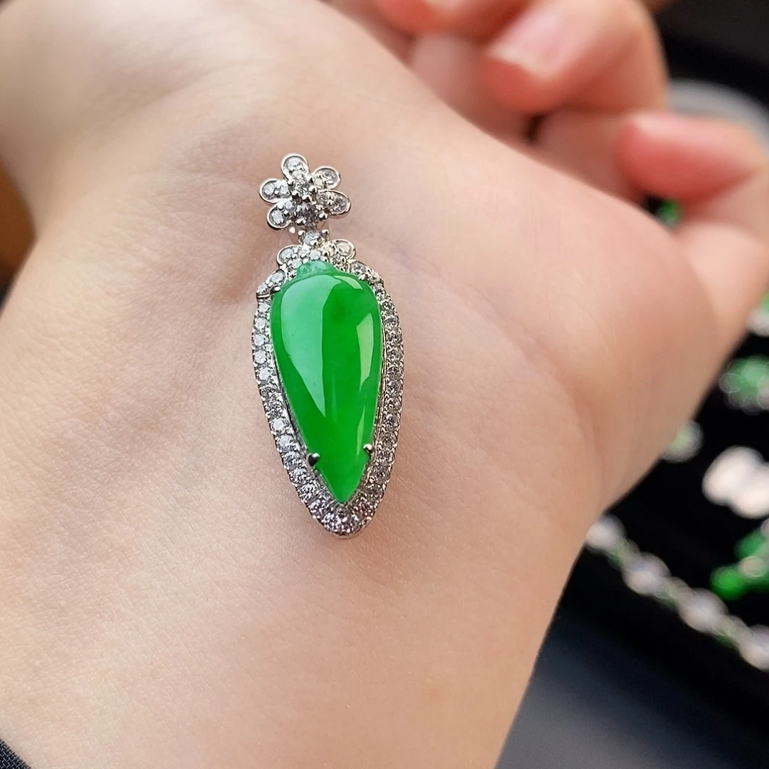 翡翠18K金镶嵌吊坠(不含链)瓜瓜吊坠