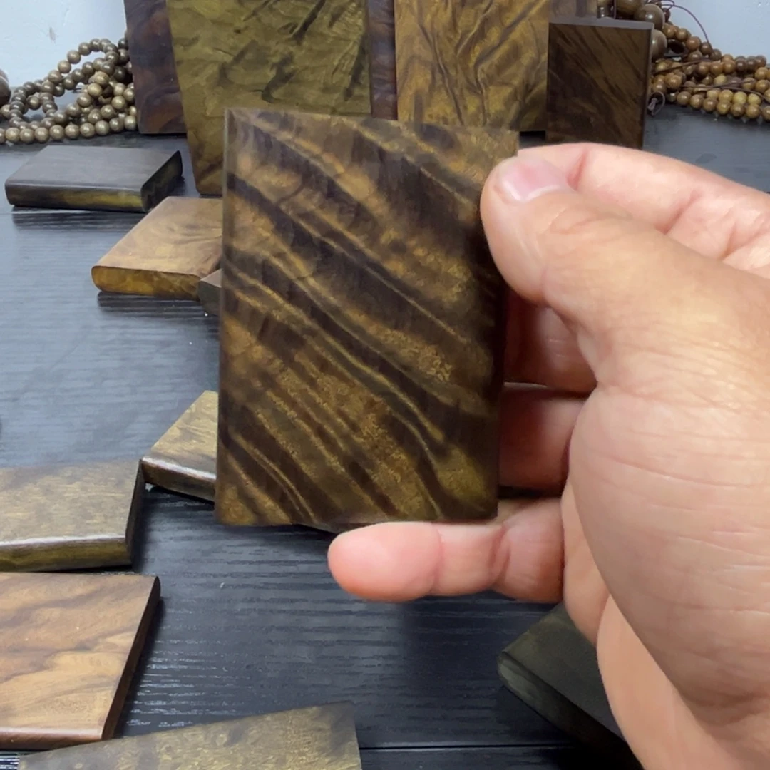 同***粘小叶金丝楠无事牌