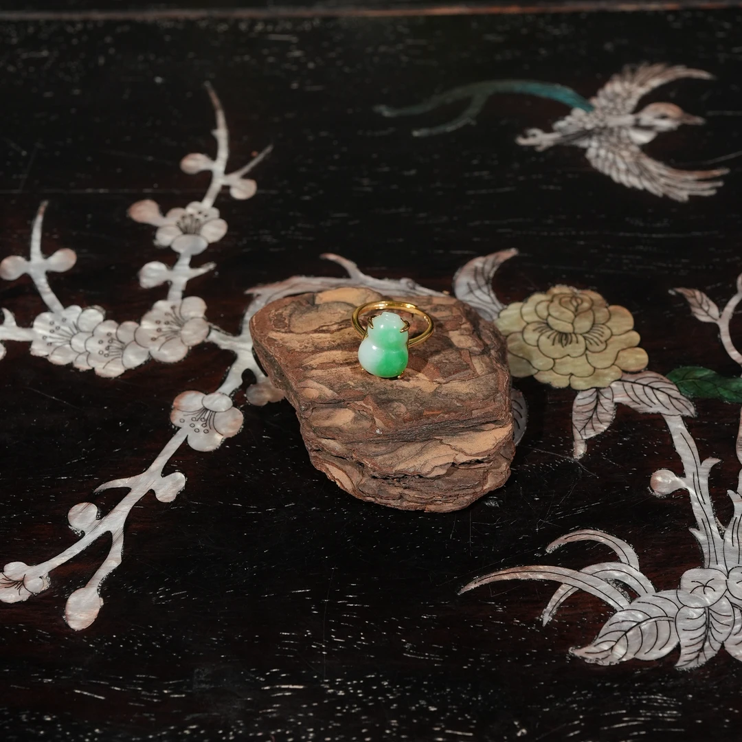 1.7香港王老板-翡翠镶嵌戒指3y743