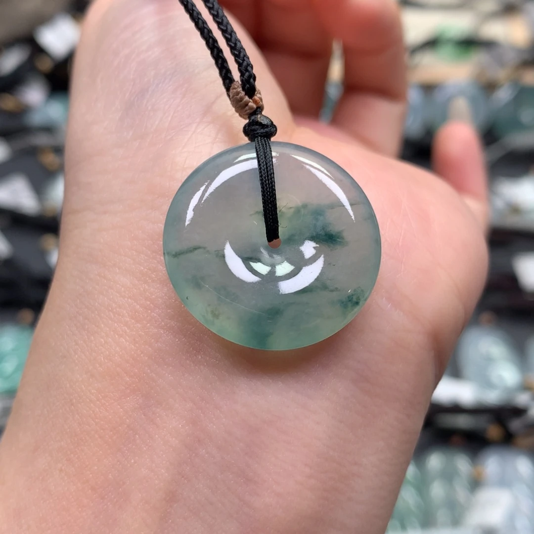 翡翠颈饰未镶嵌扣子