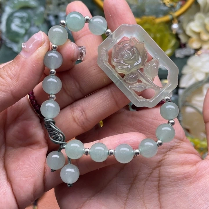 蛇纹石玉未镶嵌吊坠