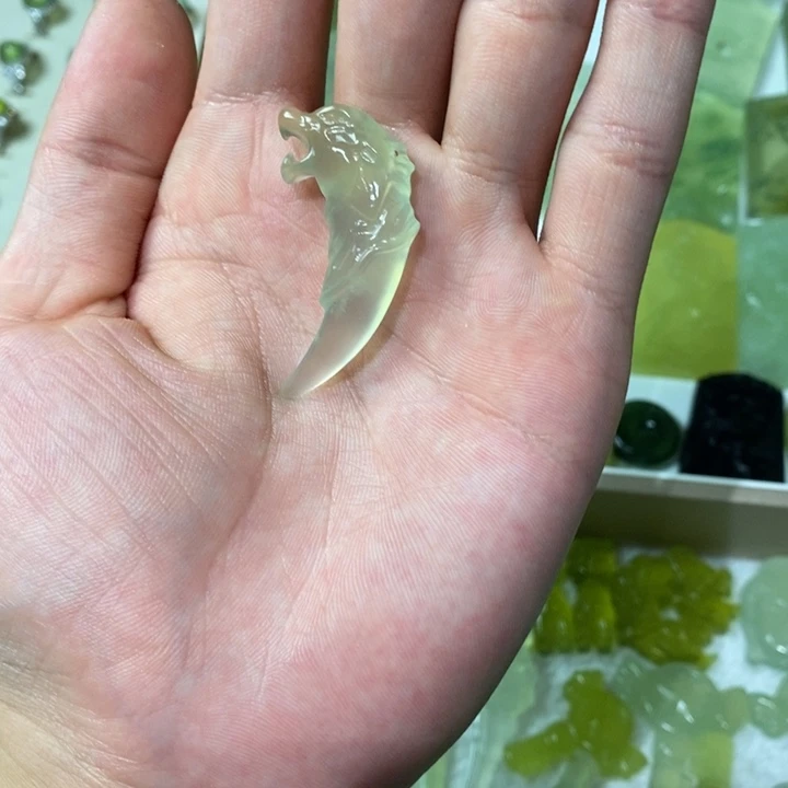 未镶嵌蛇纹石玉吊坠(不含链)