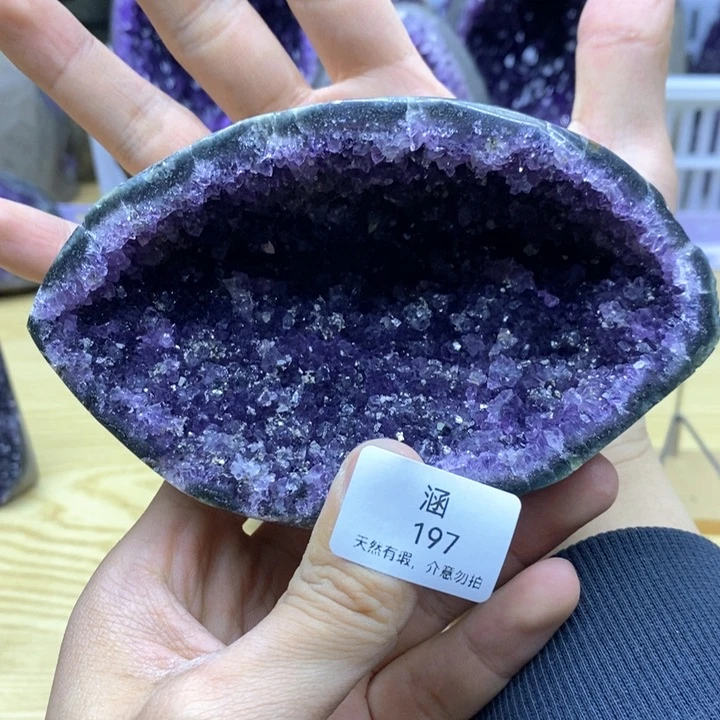 未镶嵌水晶大型摆件(非配饰)