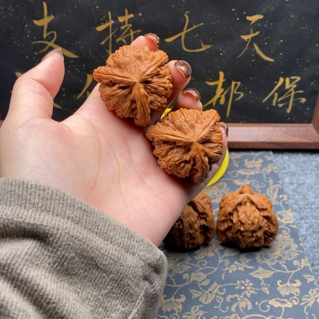 吊坠文玩核桃阿*.白狮子