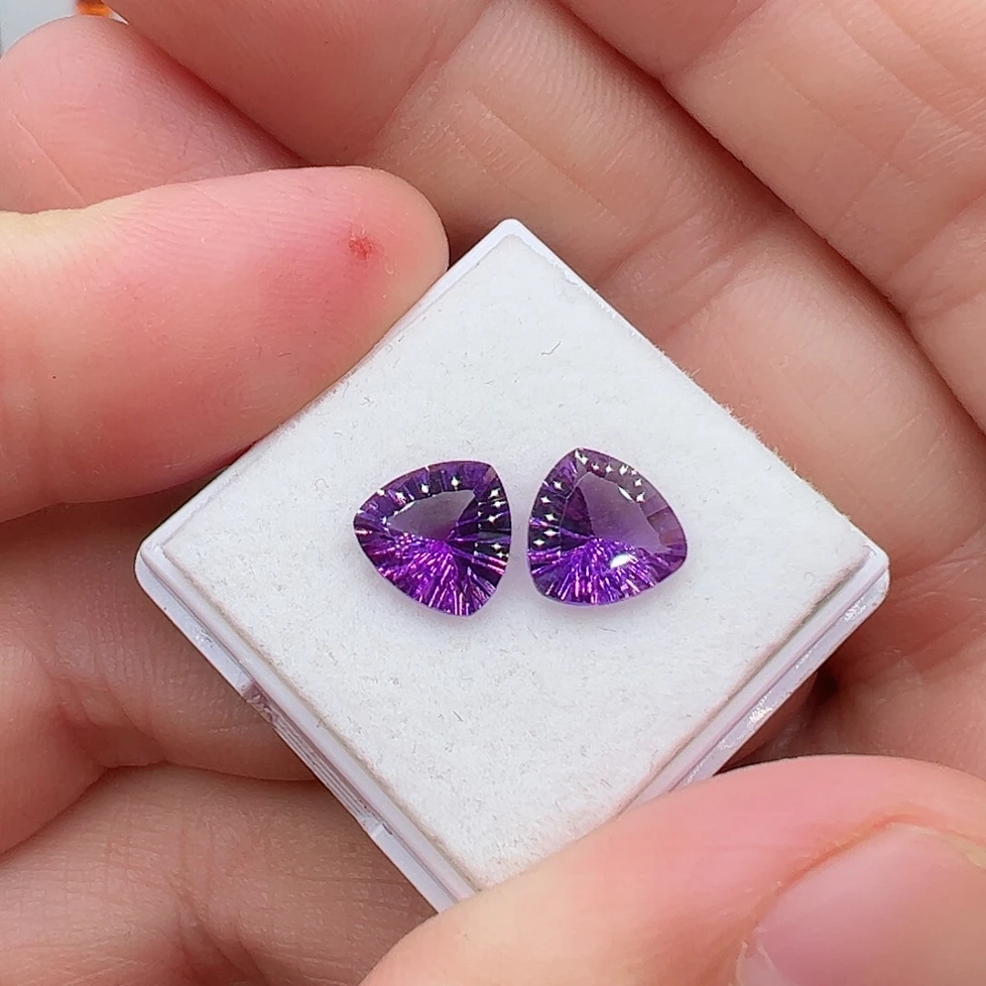 紫晶角8裸石2颗未镶嵌