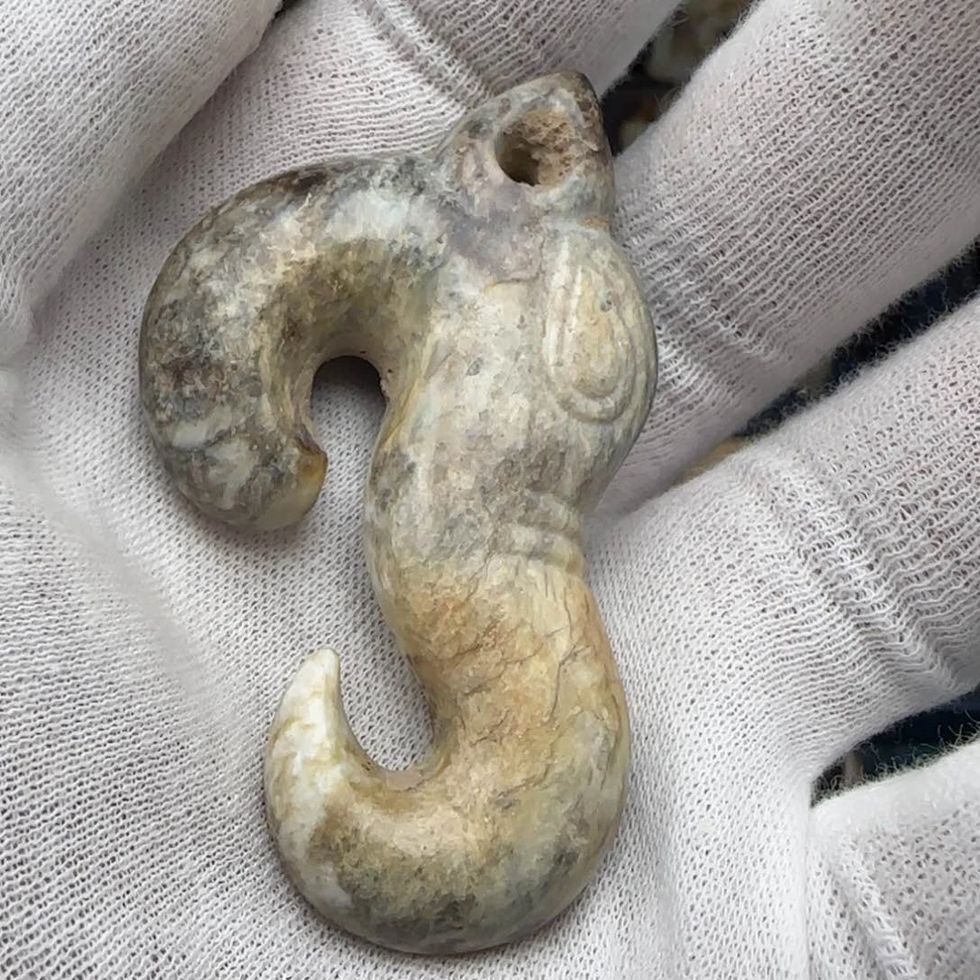 和田玉（糖玉）颈饰未镶嵌禪*