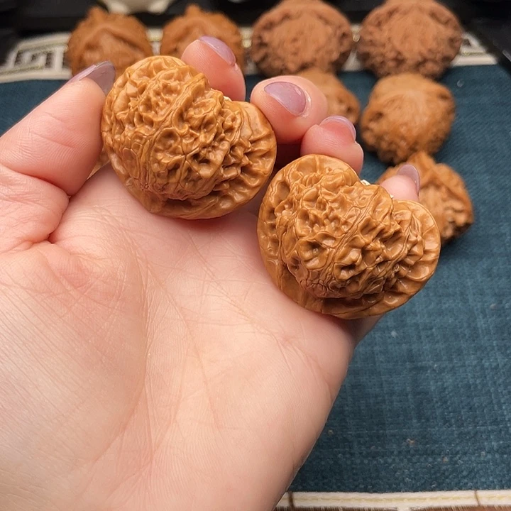 文玩核桃把件全品桃心型宫灯41