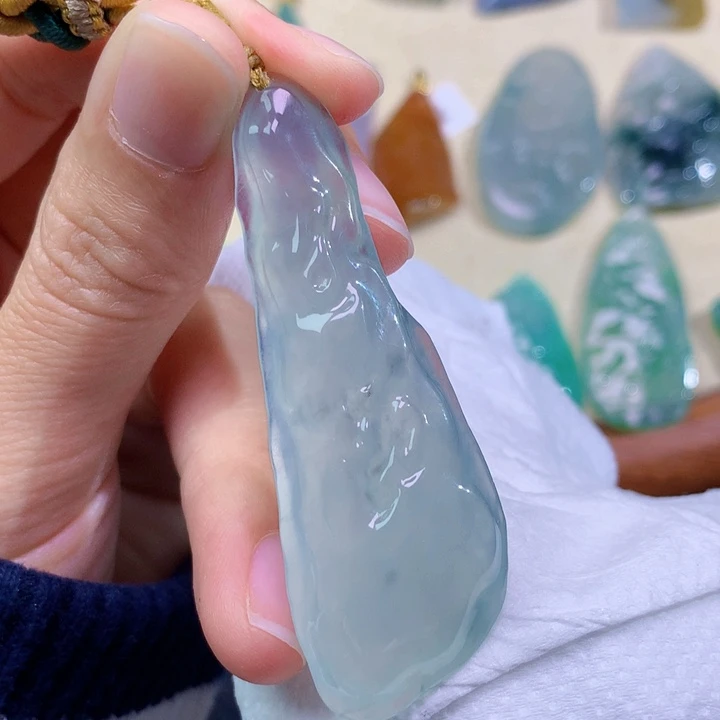 翡翠未镶嵌吊坠(不含链) 6829