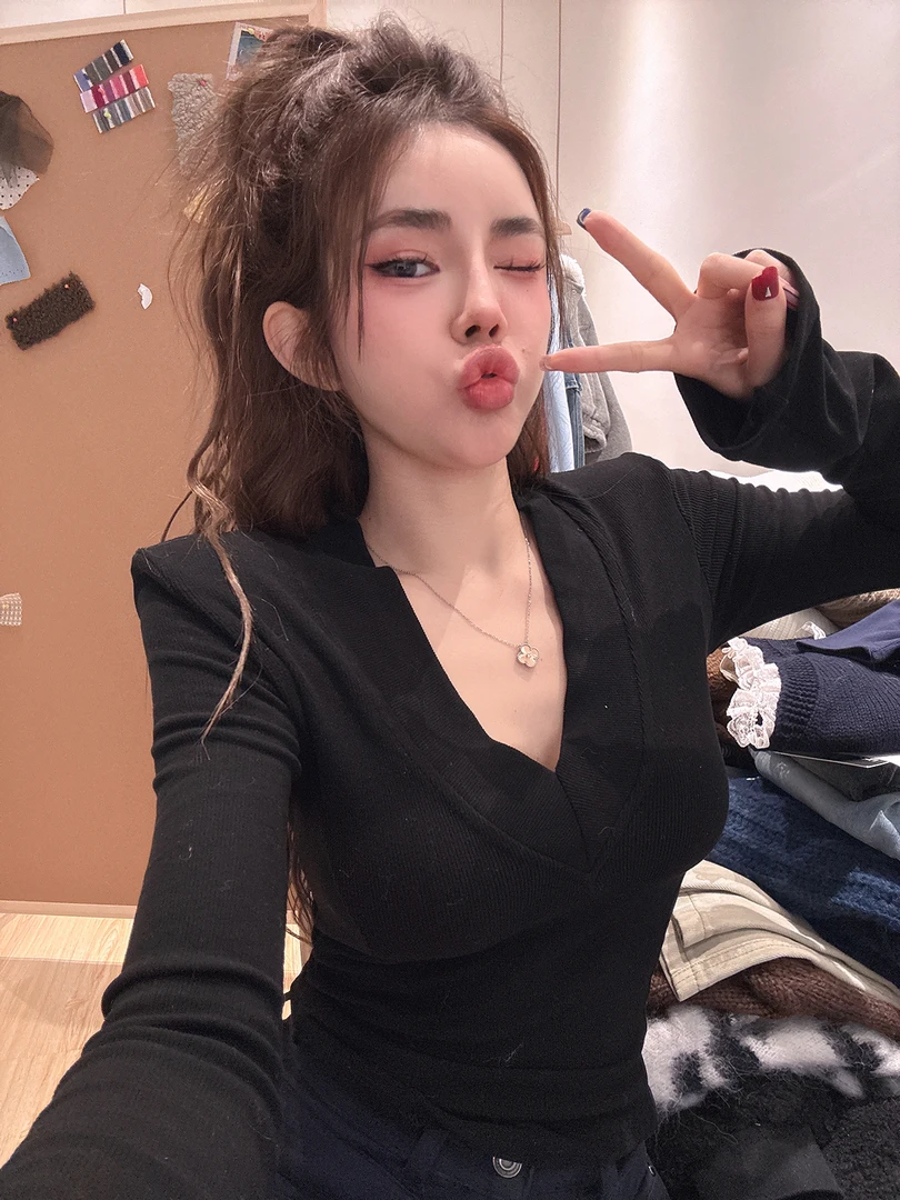 陈清清【机车大女主】女装上衣韩系氛围纯欲小众设计百搭打底t恤