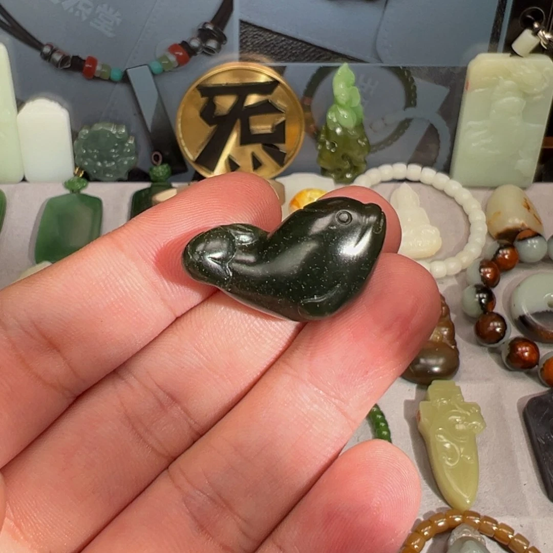 和田玉未镶嵌颈饰湖水绿小海豚俏皮小雨棉大福利亏尿血了都