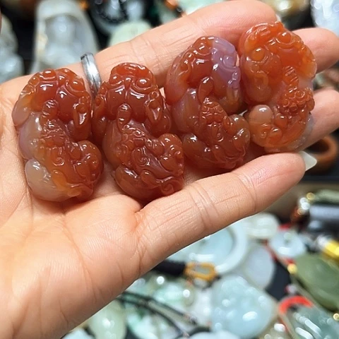 玛瑙/玉髓颈饰未镶嵌